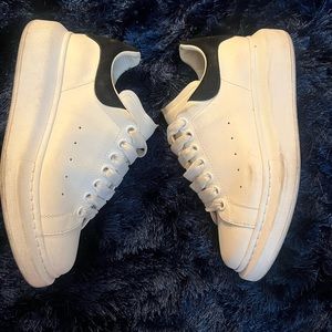 Alexander McQueen oversized sneaker